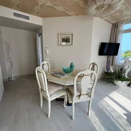 Desenzano Lakeview - Luxury Flat * Desenzano del Garda